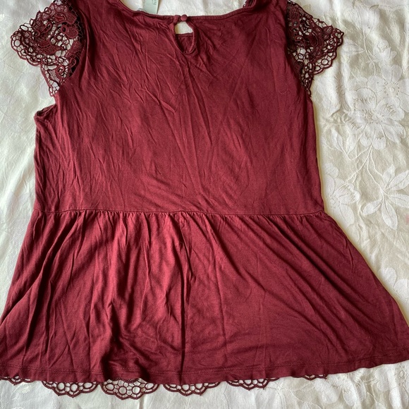 H&M knit and lace blouse - Picture 3 of 3